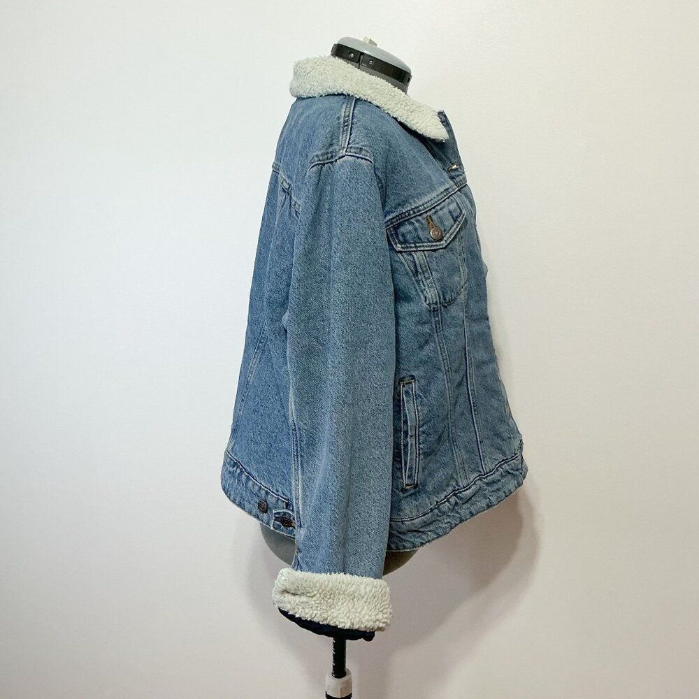 Levi's NWT Sz 1X Light Wash Sherpa Trucker Plus Denim Jean Jacket- Runs Small - Picture 9 of 16